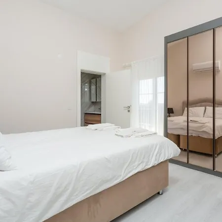 The Classe Collection Deluxe 7 Apartment *